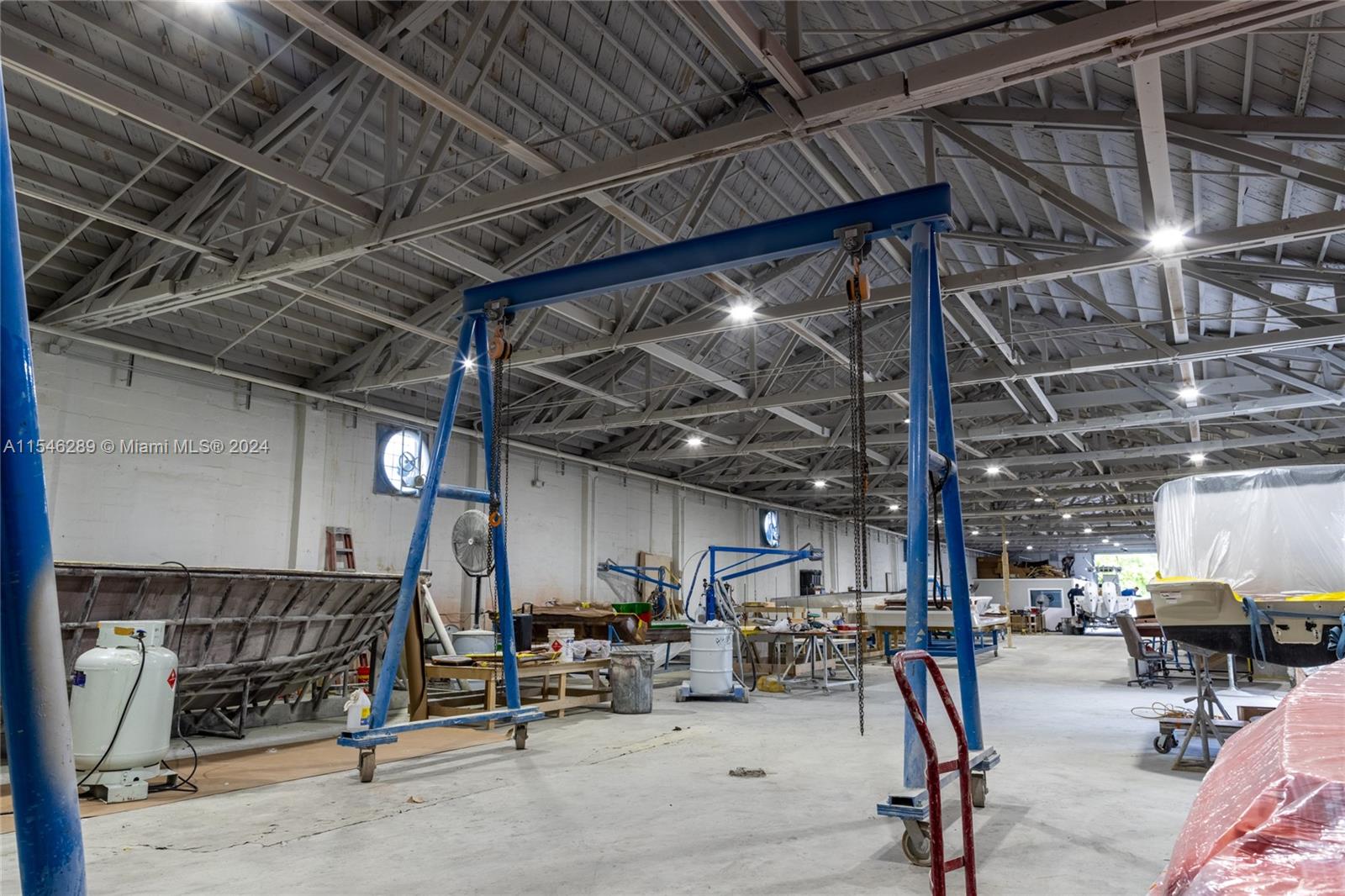 LEO GELVAN 1ST ADDN - Commercial Sale