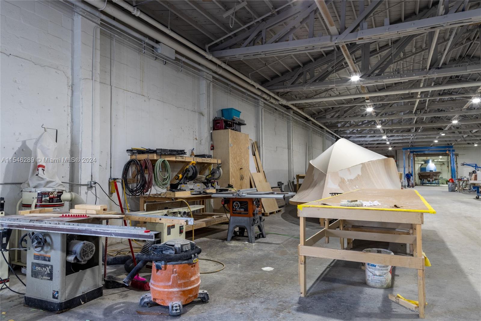 LEO GELVAN 1ST ADDN - Commercial Sale