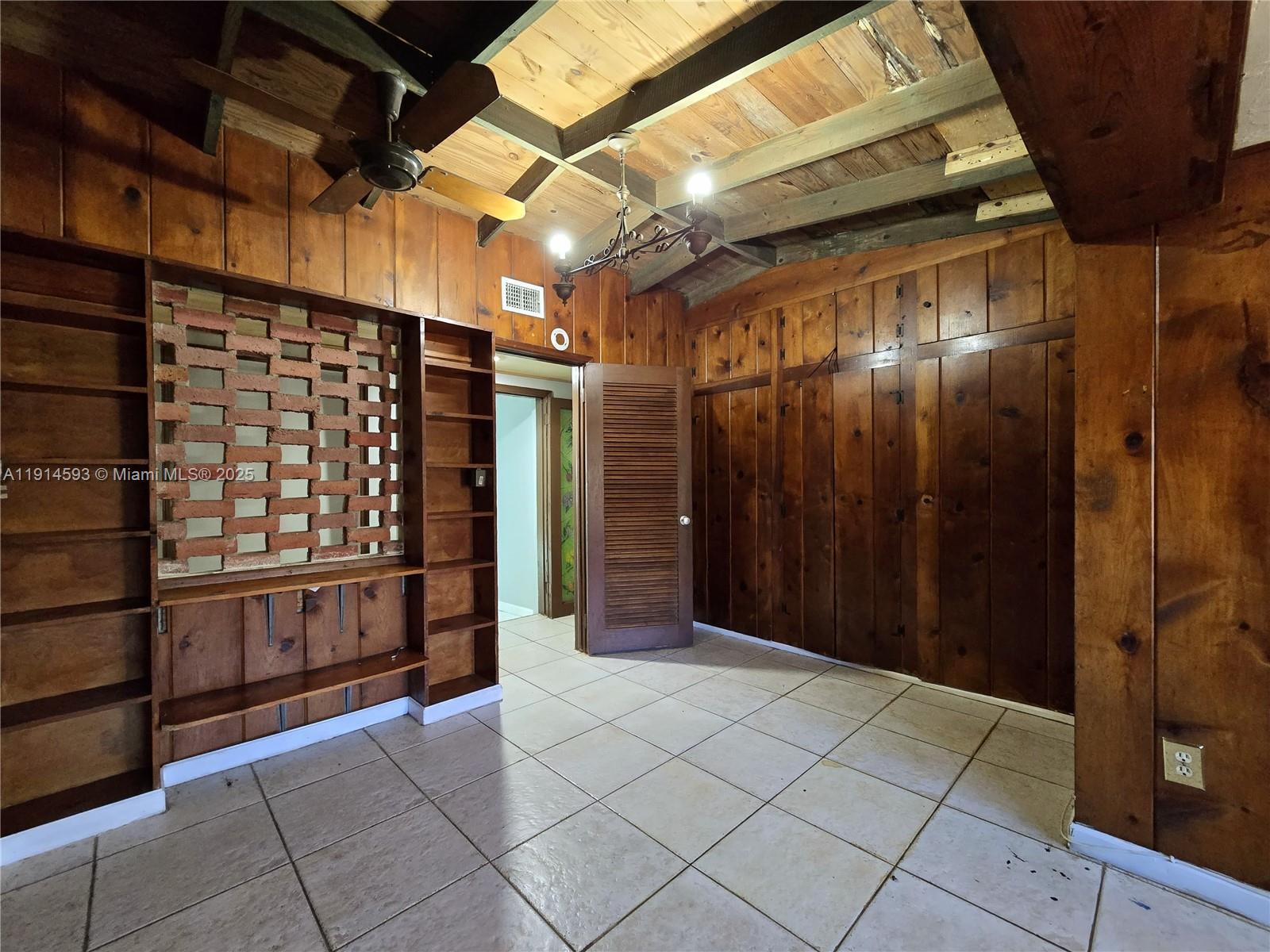 MIAMI GARDENS ESTATES SEC - Residential