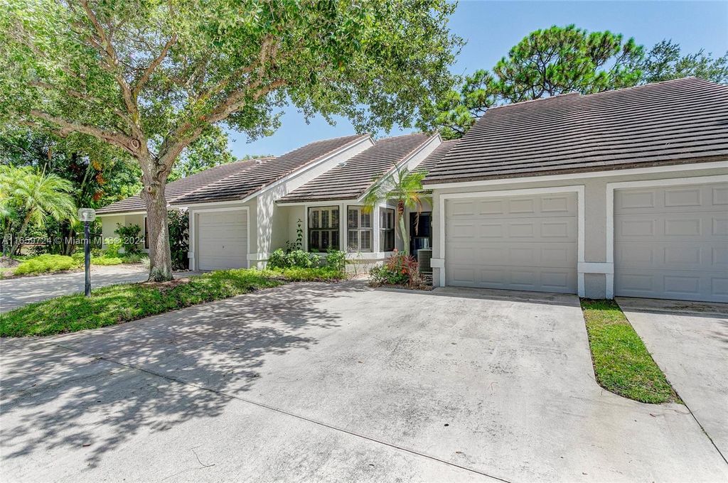 Photo of 802 Bannock Ter, Palm Beach Gardens, FL 33418 (MLS # A11659724)