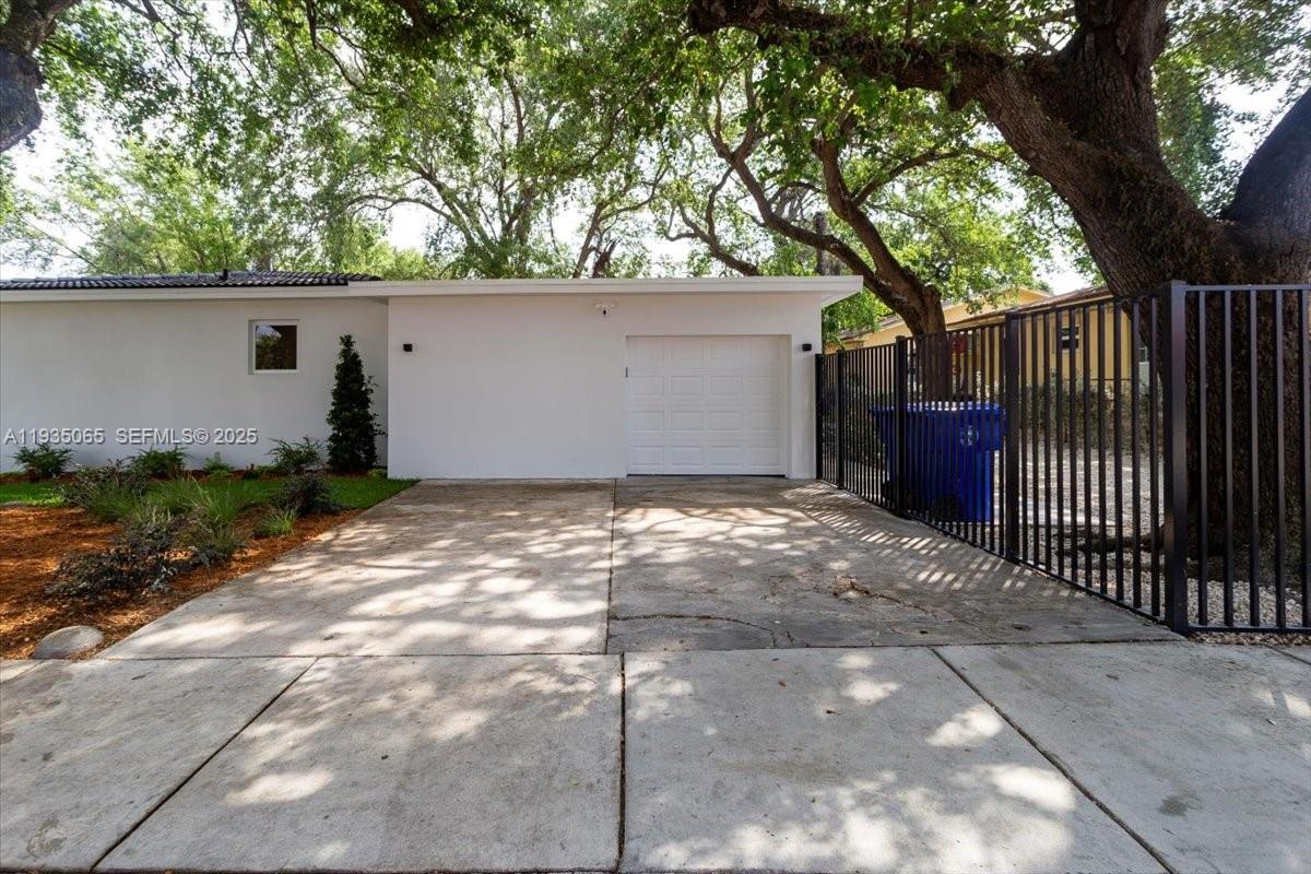 COMFORT GARDENS 2ND ADDN - Residential