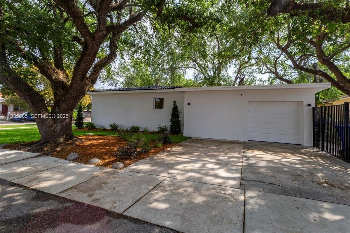 COMFORT GARDENS 2ND ADDN - Residential