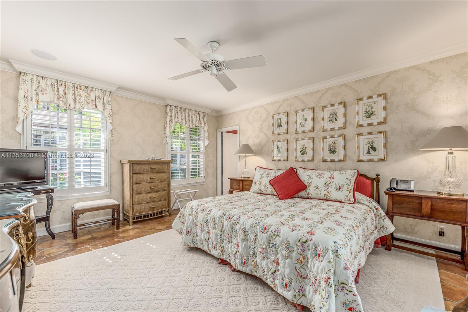 ISLAND BEACH THE REVISED - Residential