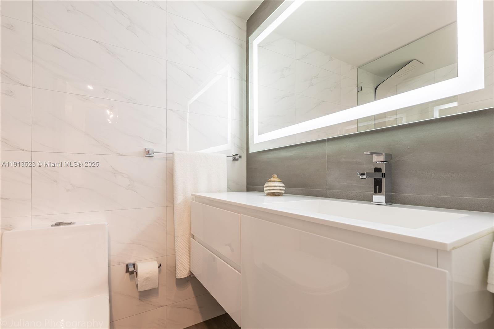 MIRADOR 1000 CONDO - Residential Lease