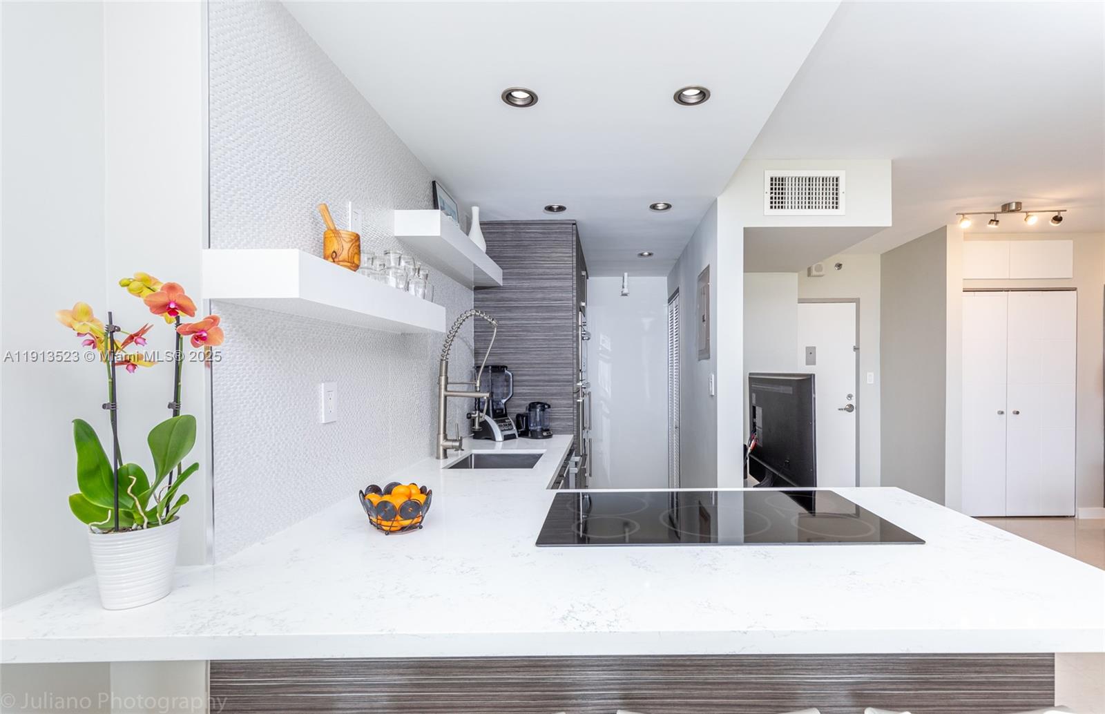 MIRADOR 1000 CONDO - Residential Lease