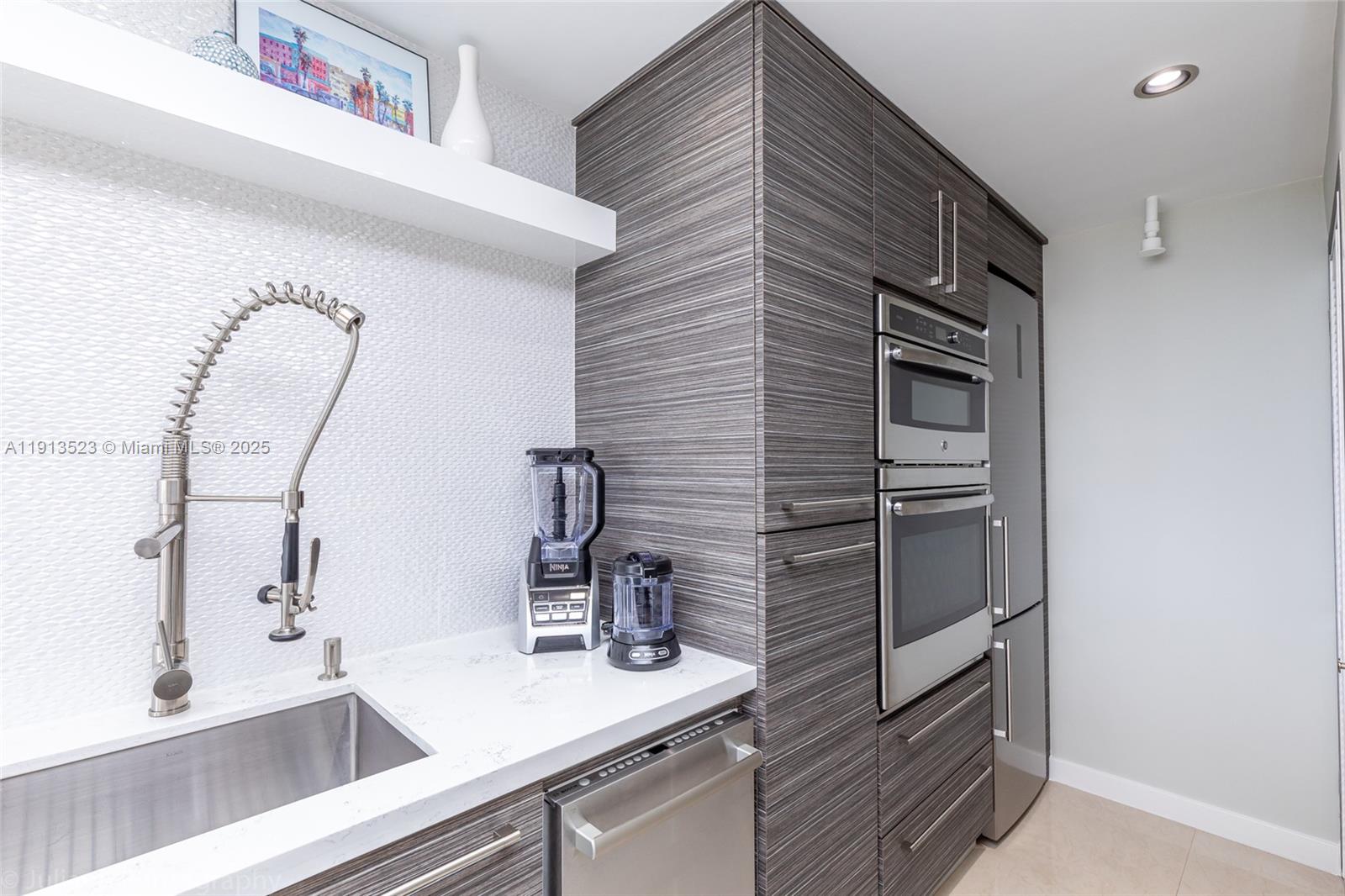 MIRADOR 1000 CONDO - Residential Lease