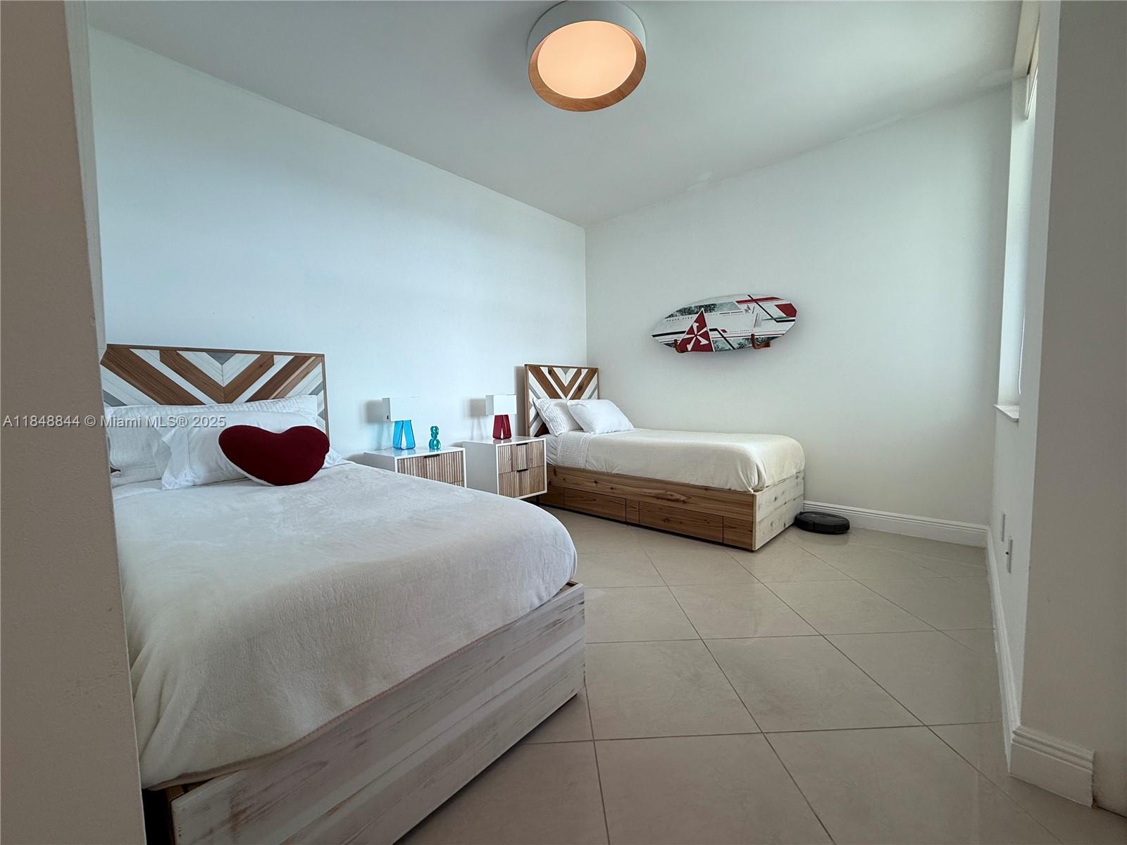 AVENTURA MARINA CONDO NUM - Residential