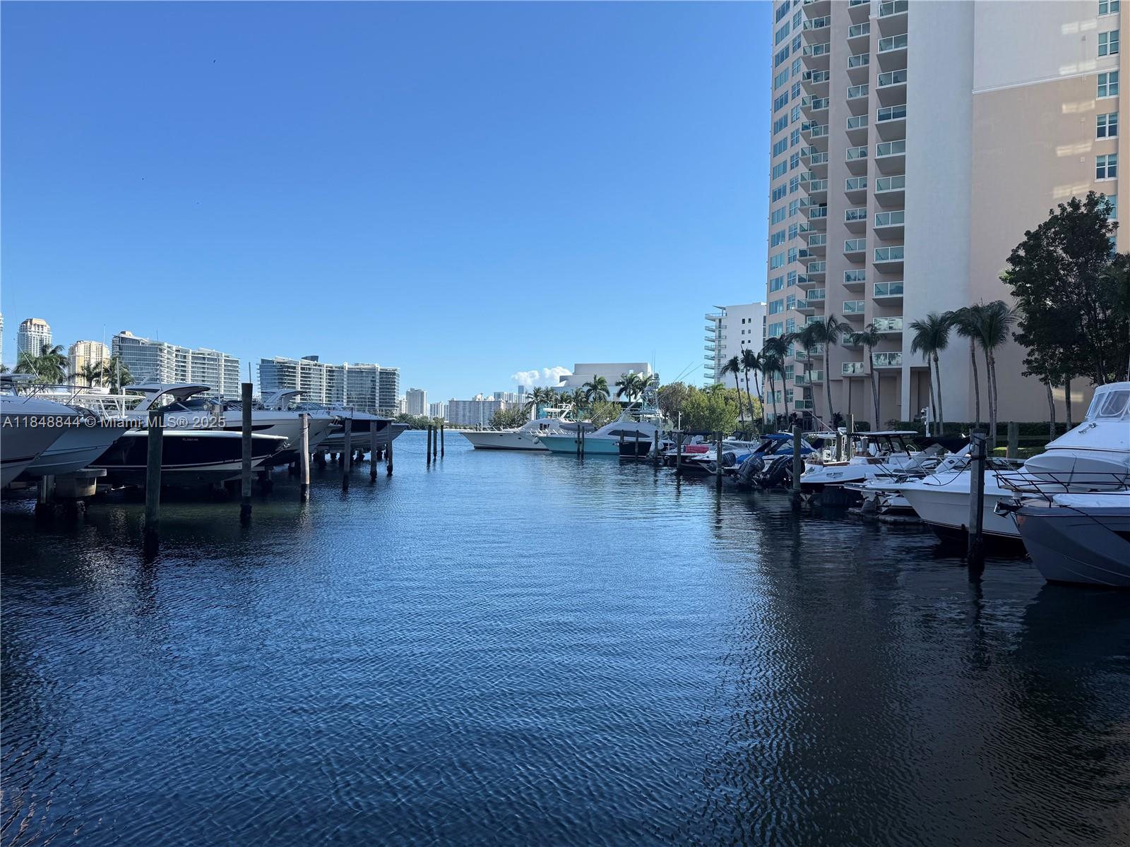 AVENTURA MARINA CONDO NUM - Residential