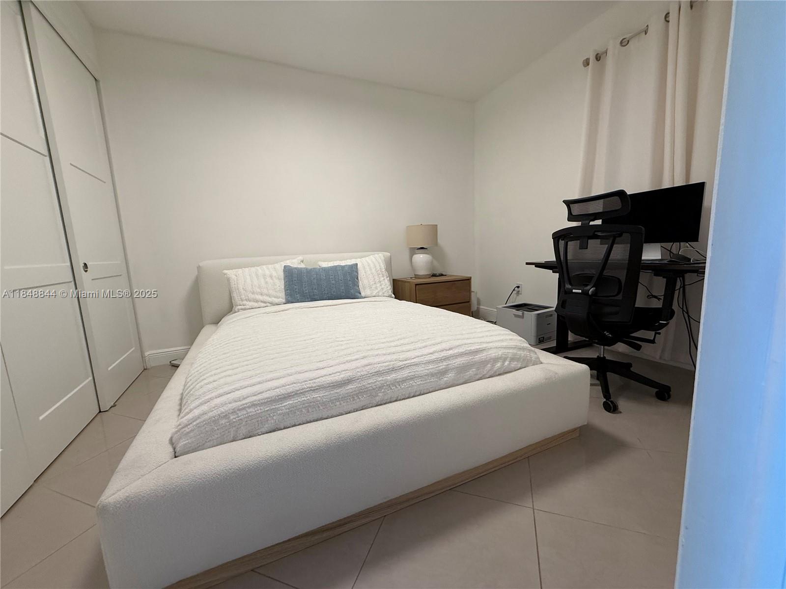 AVENTURA MARINA CONDO NUM - Residential