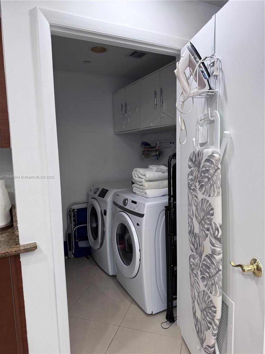 AVENTURA MARINA CONDO NUM - Residential