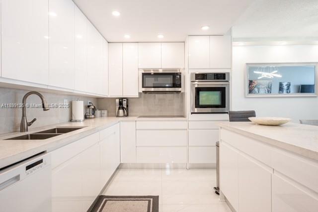 View photos, virtual tours, details... 19370 Collins Ave 608