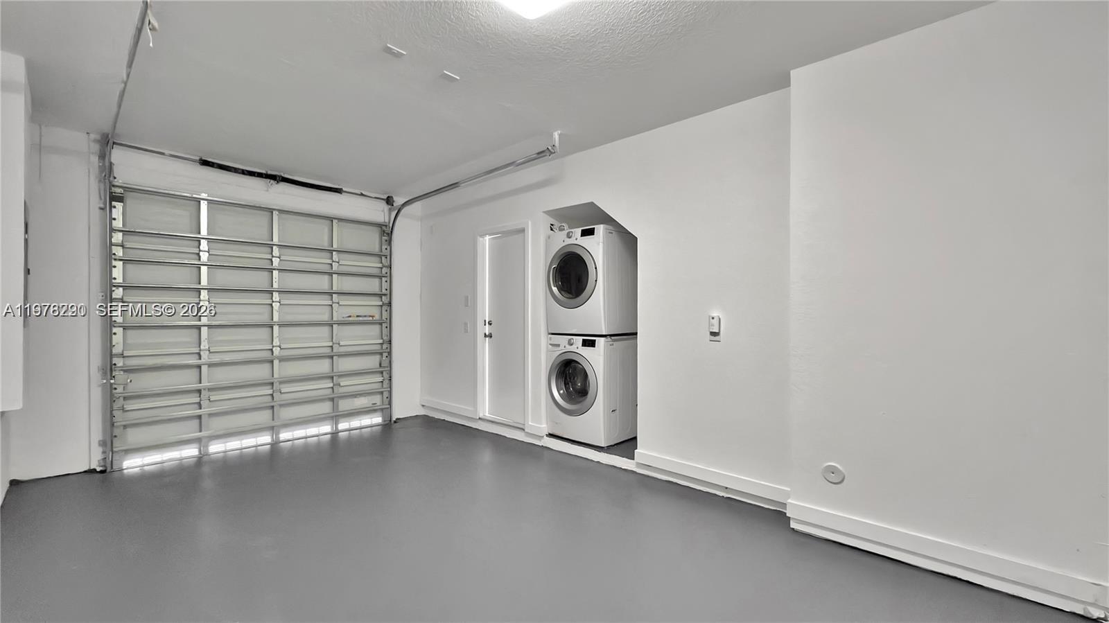 S MIAMI HEIGHTS ADDN H - Residential Lease