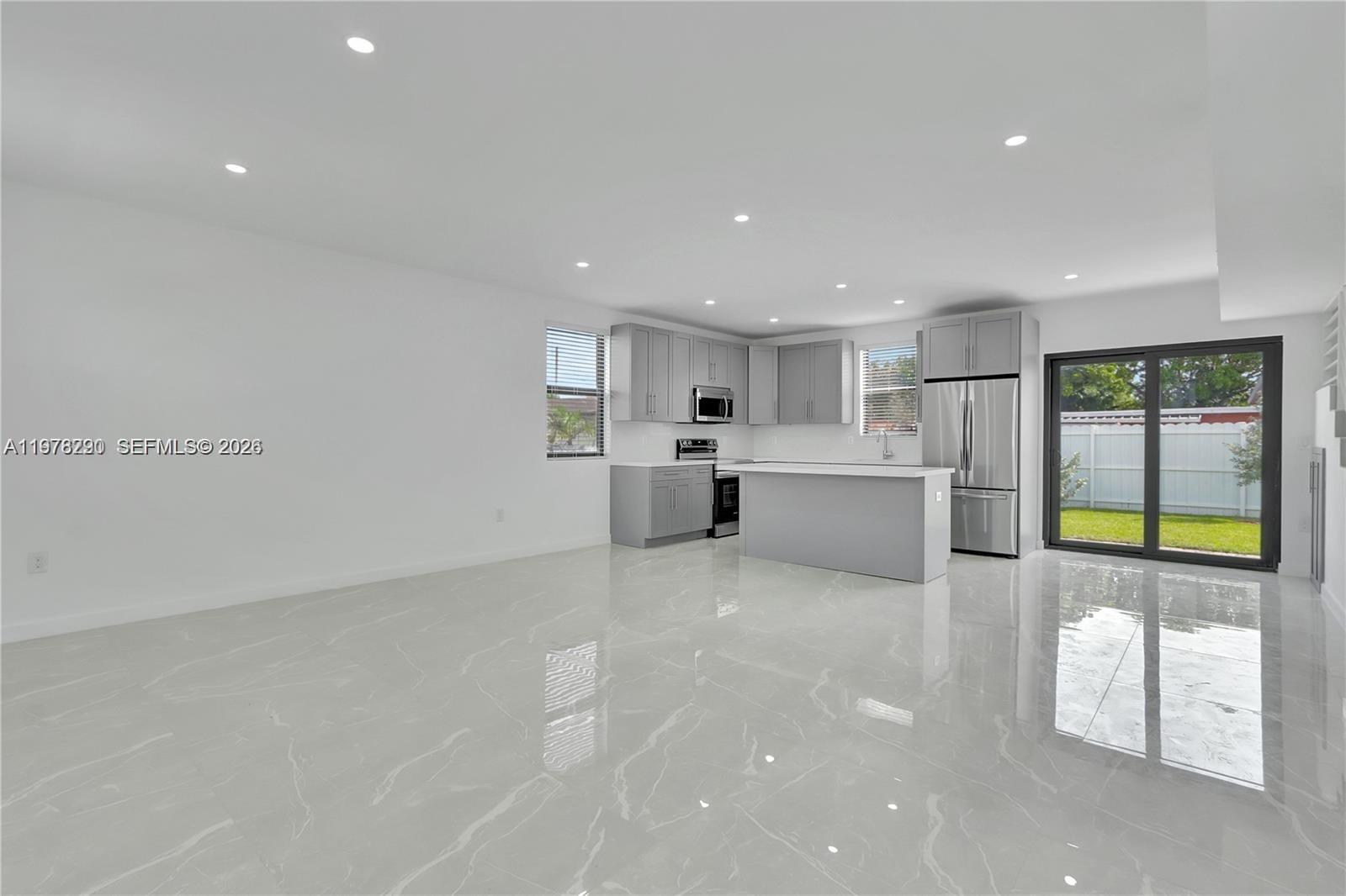 S MIAMI HEIGHTS ADDN H - Residential Lease