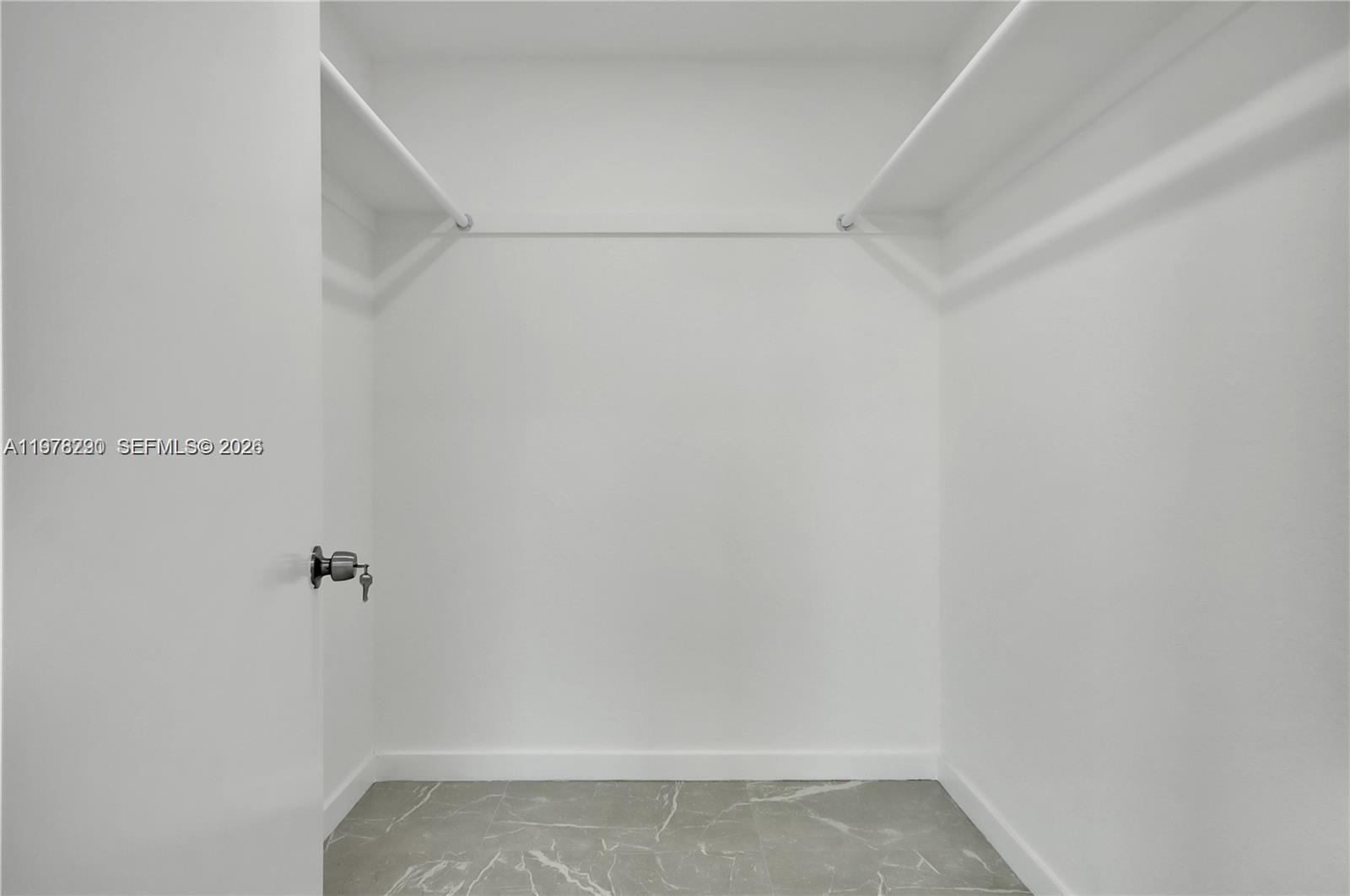 S MIAMI HEIGHTS ADDN H - Residential Lease