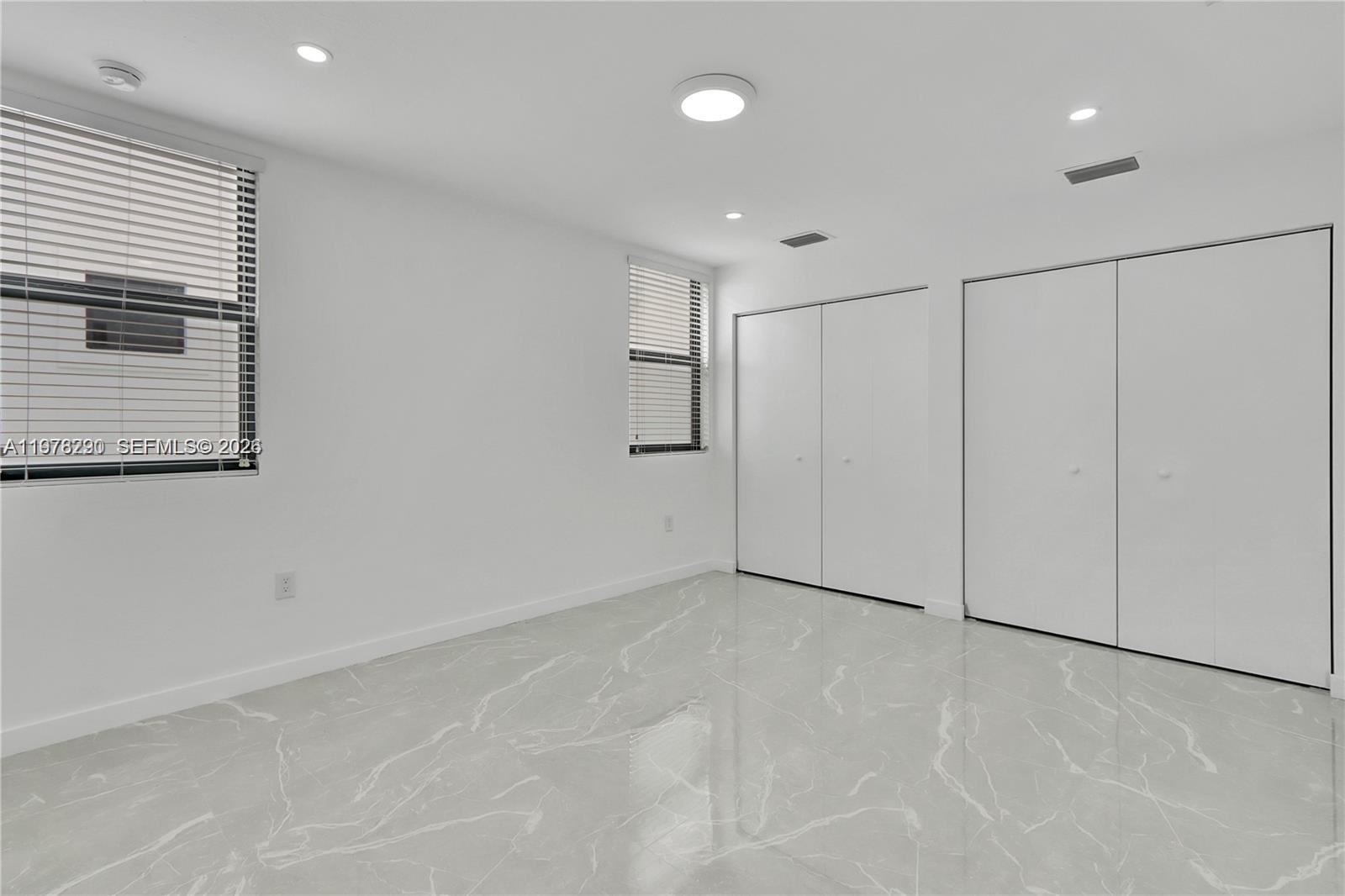 S MIAMI HEIGHTS ADDN H - Residential Lease