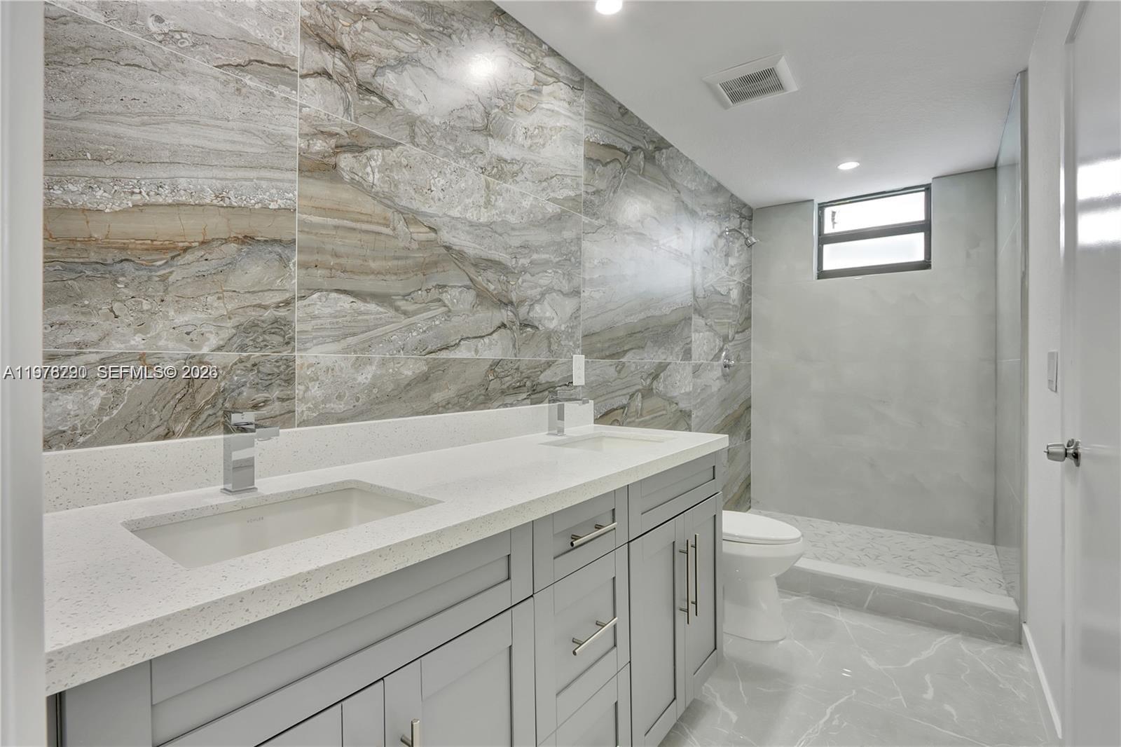 S MIAMI HEIGHTS ADDN H - Residential Lease