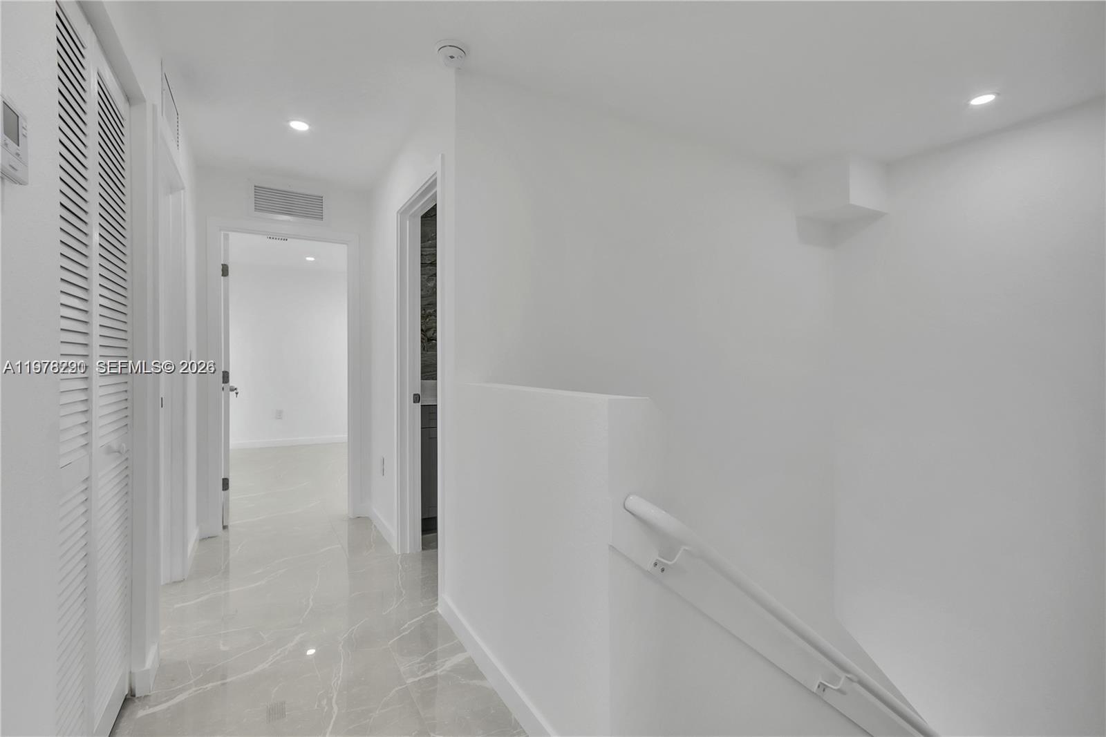 S MIAMI HEIGHTS ADDN H - Residential Lease