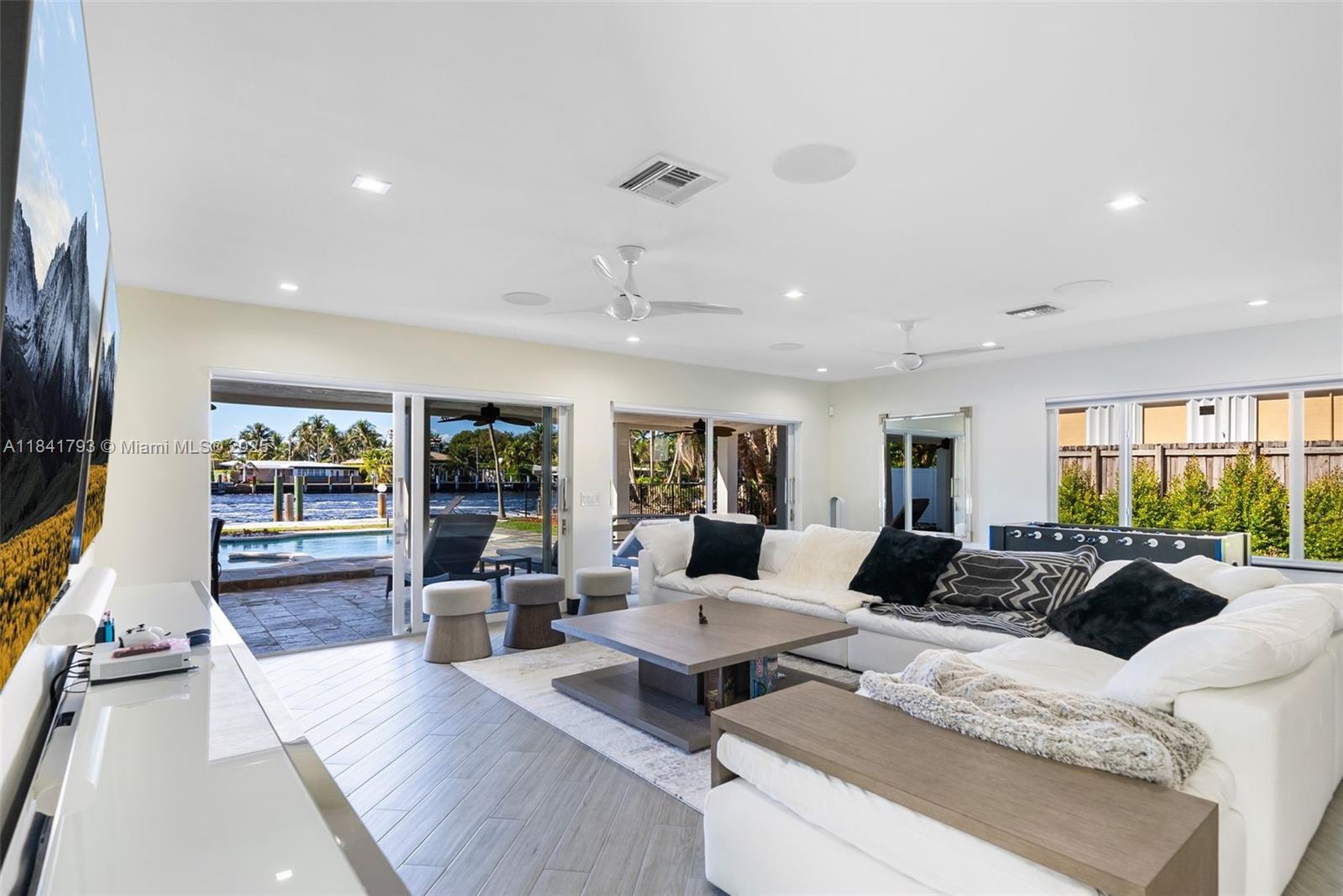 POMPANO BEACH PARK - Residential Lease