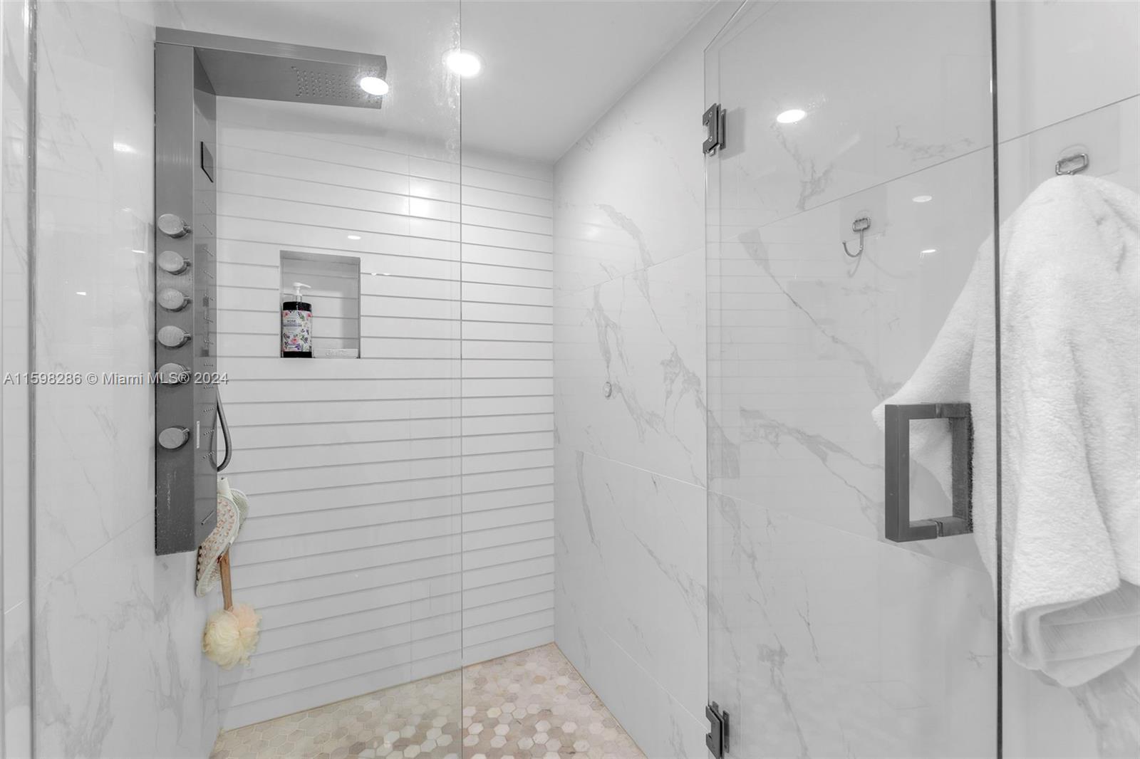 VENETIA CONDO - Residential