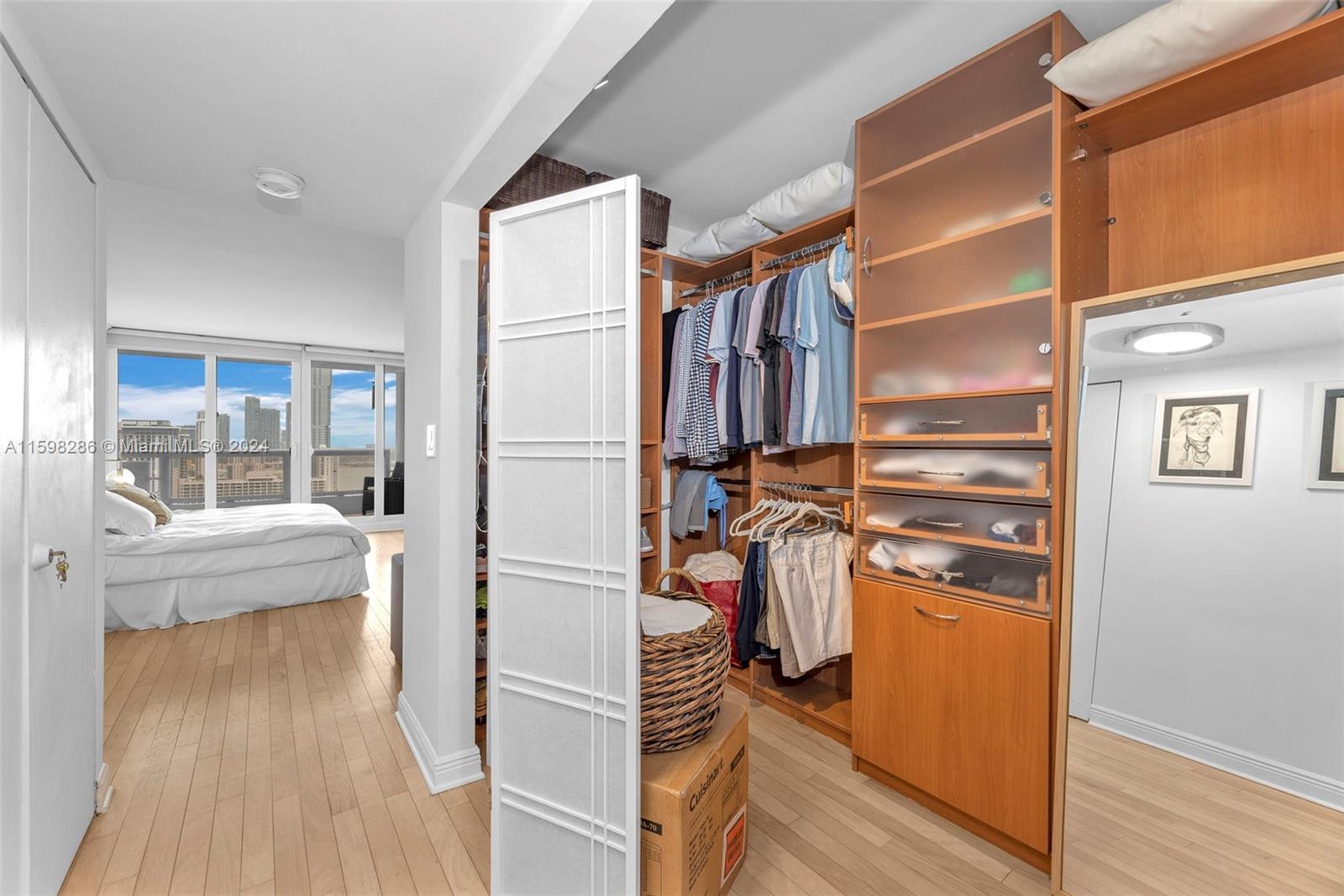 VENETIA CONDO - Residential