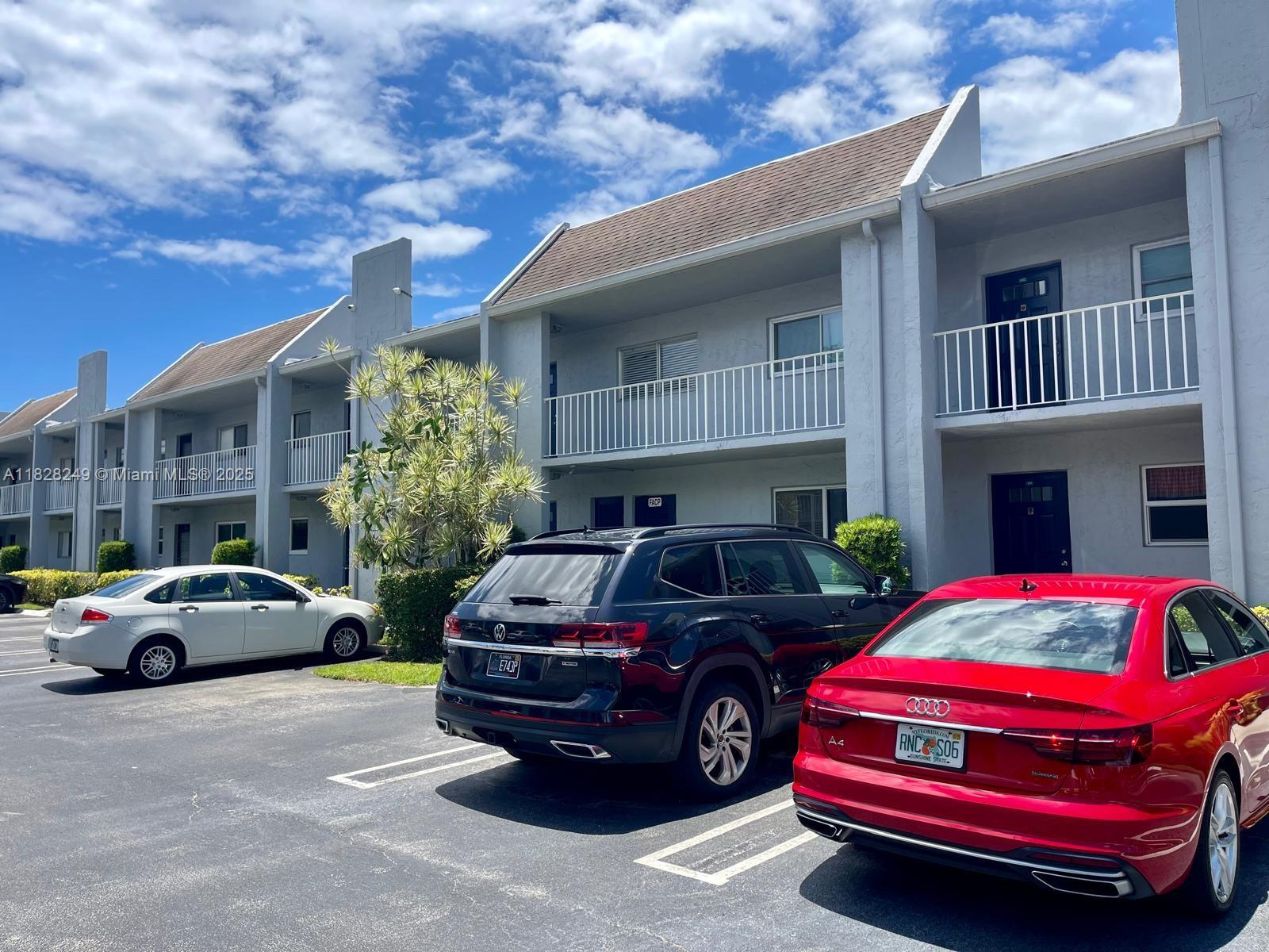 Impeccably maintained apartment in quiet, safe Sabal Pine South. Prime location near Whole Foods, Trader Joe’s, Publix, Costco, top restaurants, and just 10 minutes from the beach. HOA includes internet and water. Community features a heated pool, grills, and is in an excellent school zone.