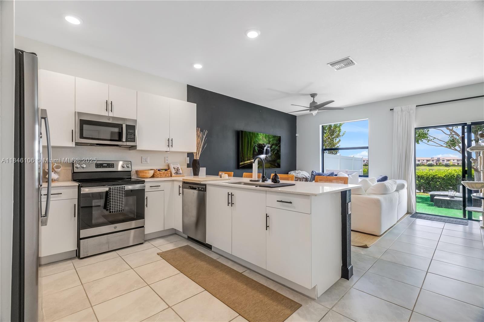 AQUABELLA NORTH - Residential