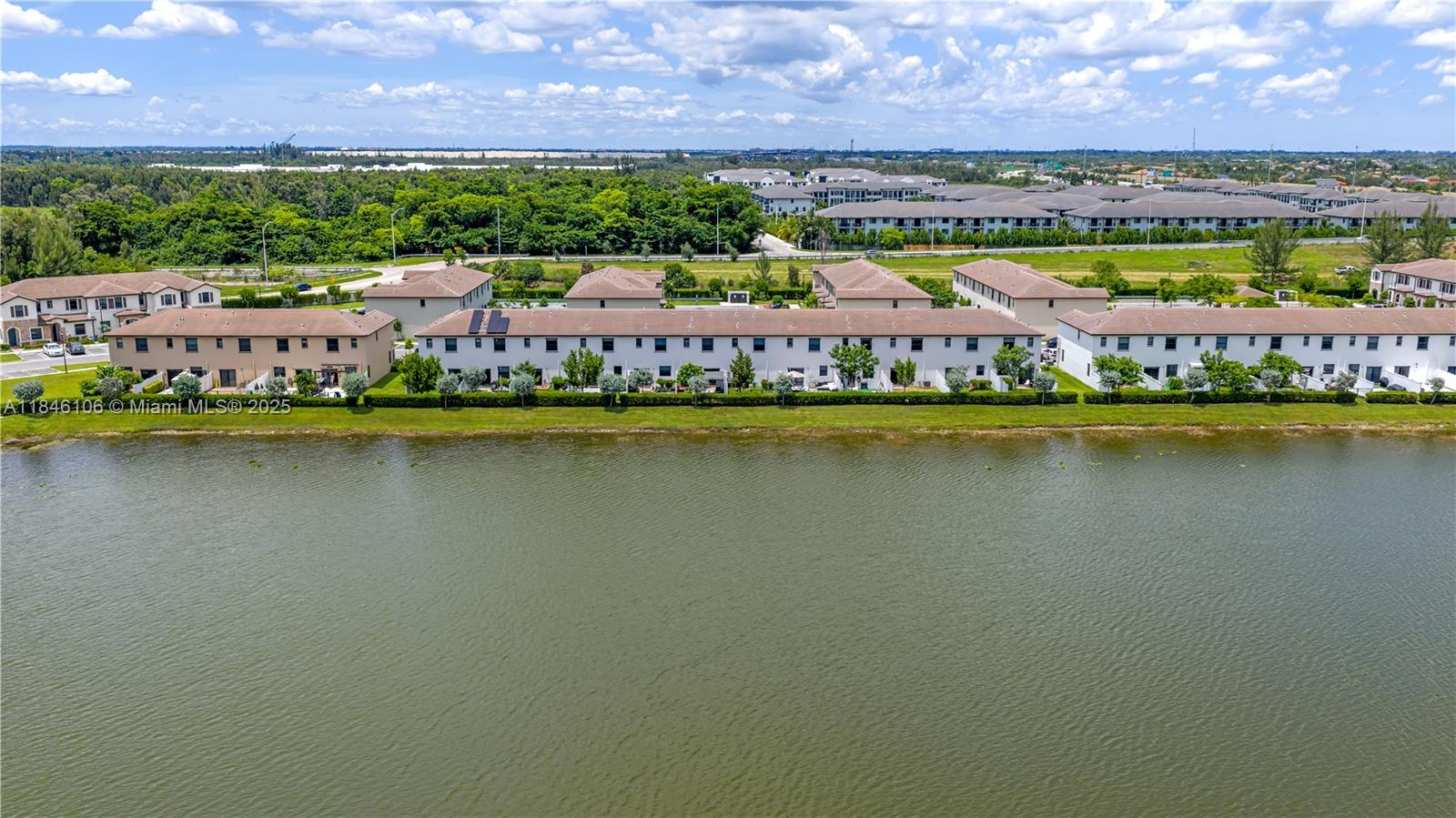 AQUABELLA NORTH - Residential