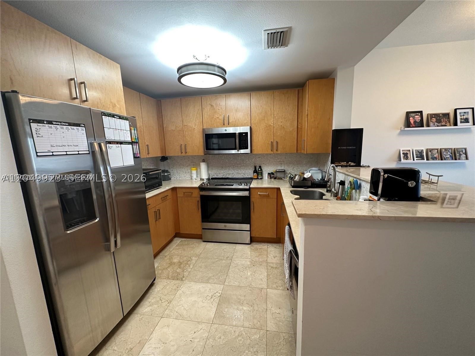 10 Aragon Ave 1113