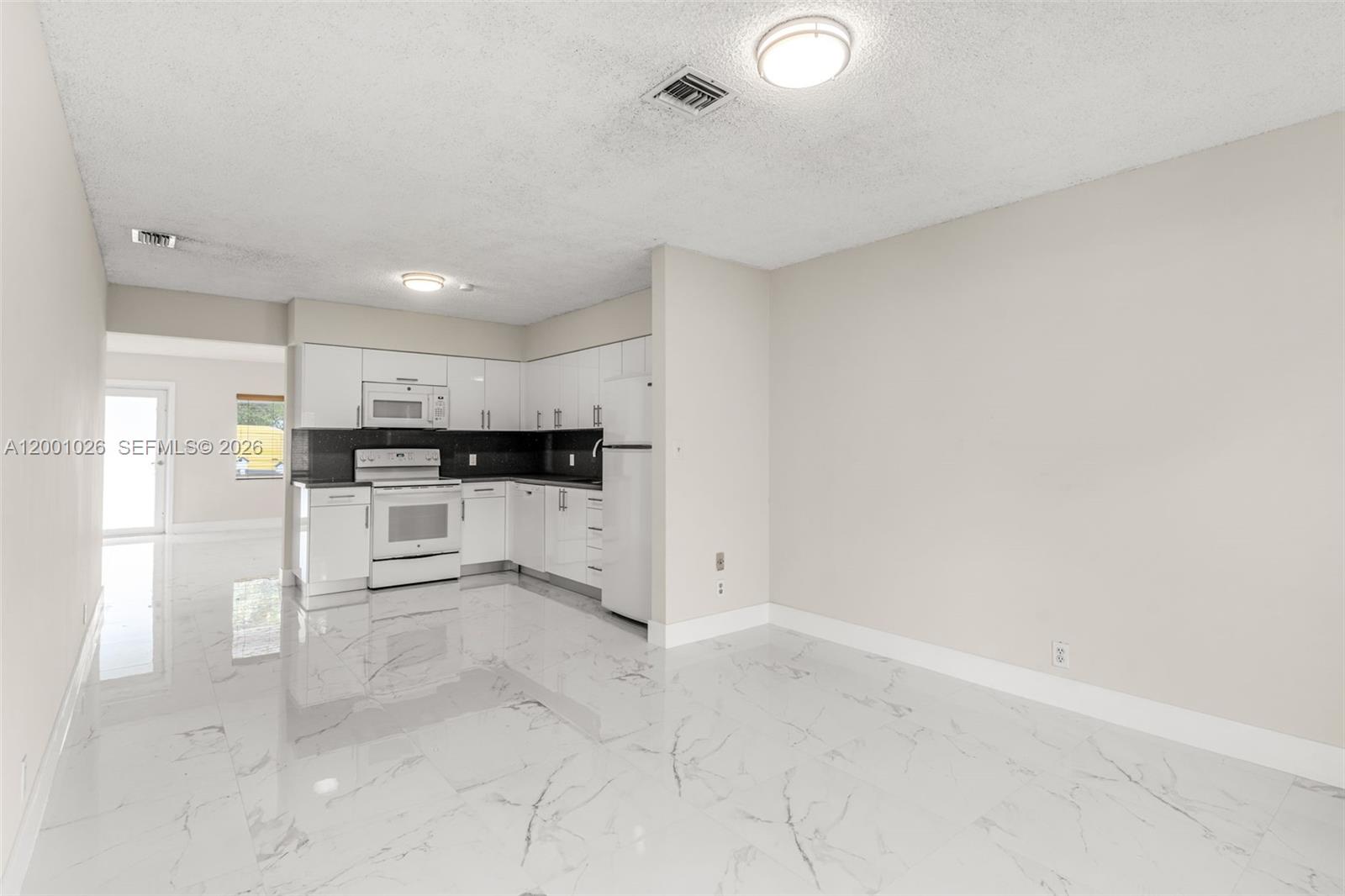 FLAGAMI 2ND ADDN - Residential Lease