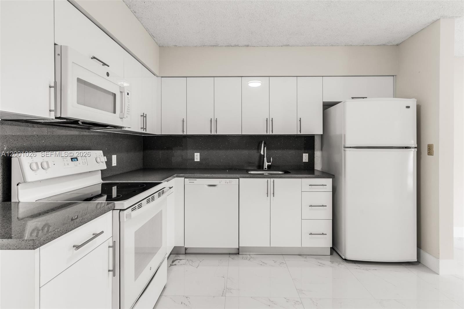 FLAGAMI 2ND ADDN - Residential Lease