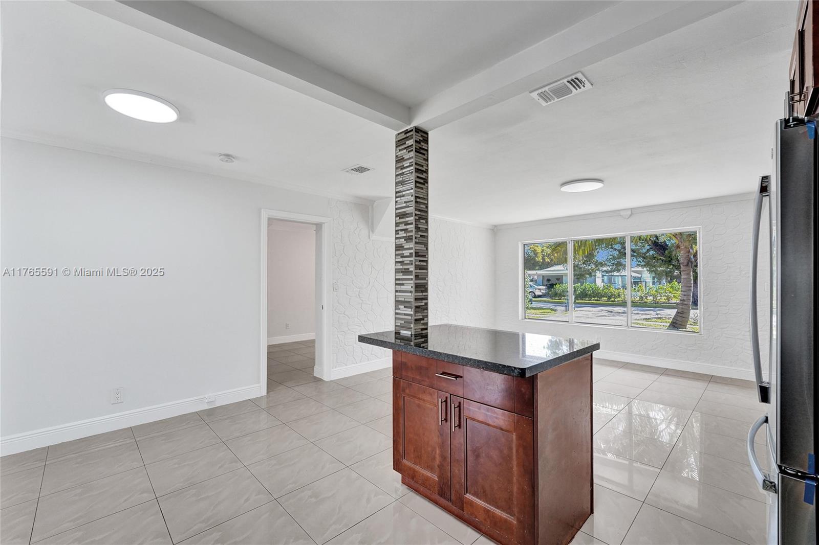 924 N 30th Rd