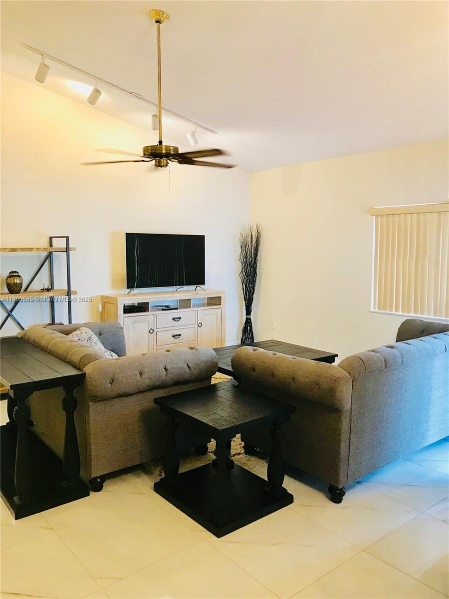 WATERFORD - Residential Lease