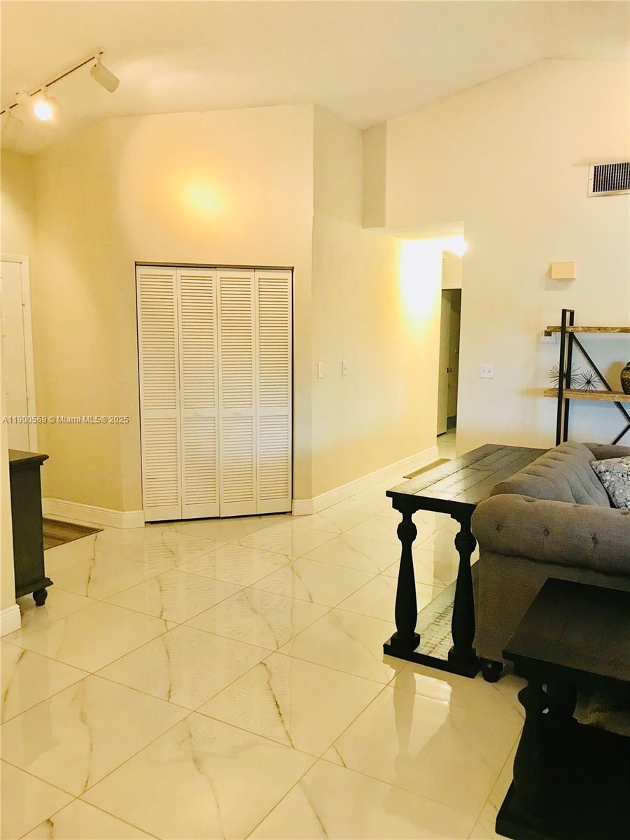 WATERFORD - Residential Lease