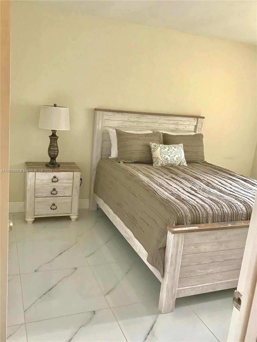 WATERFORD - Residential Lease