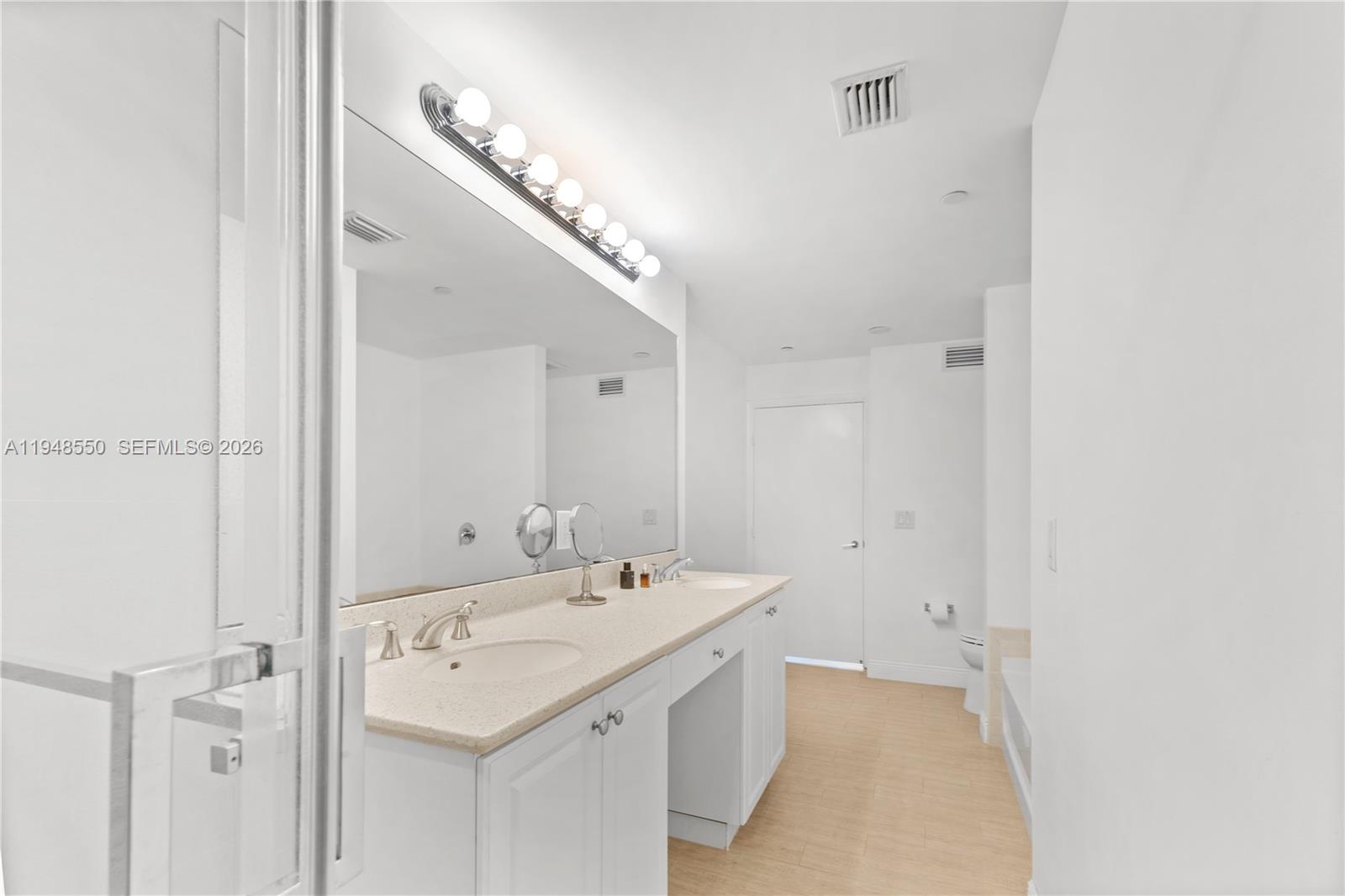 AVENTURA MARINA CONDO NUM - Residential