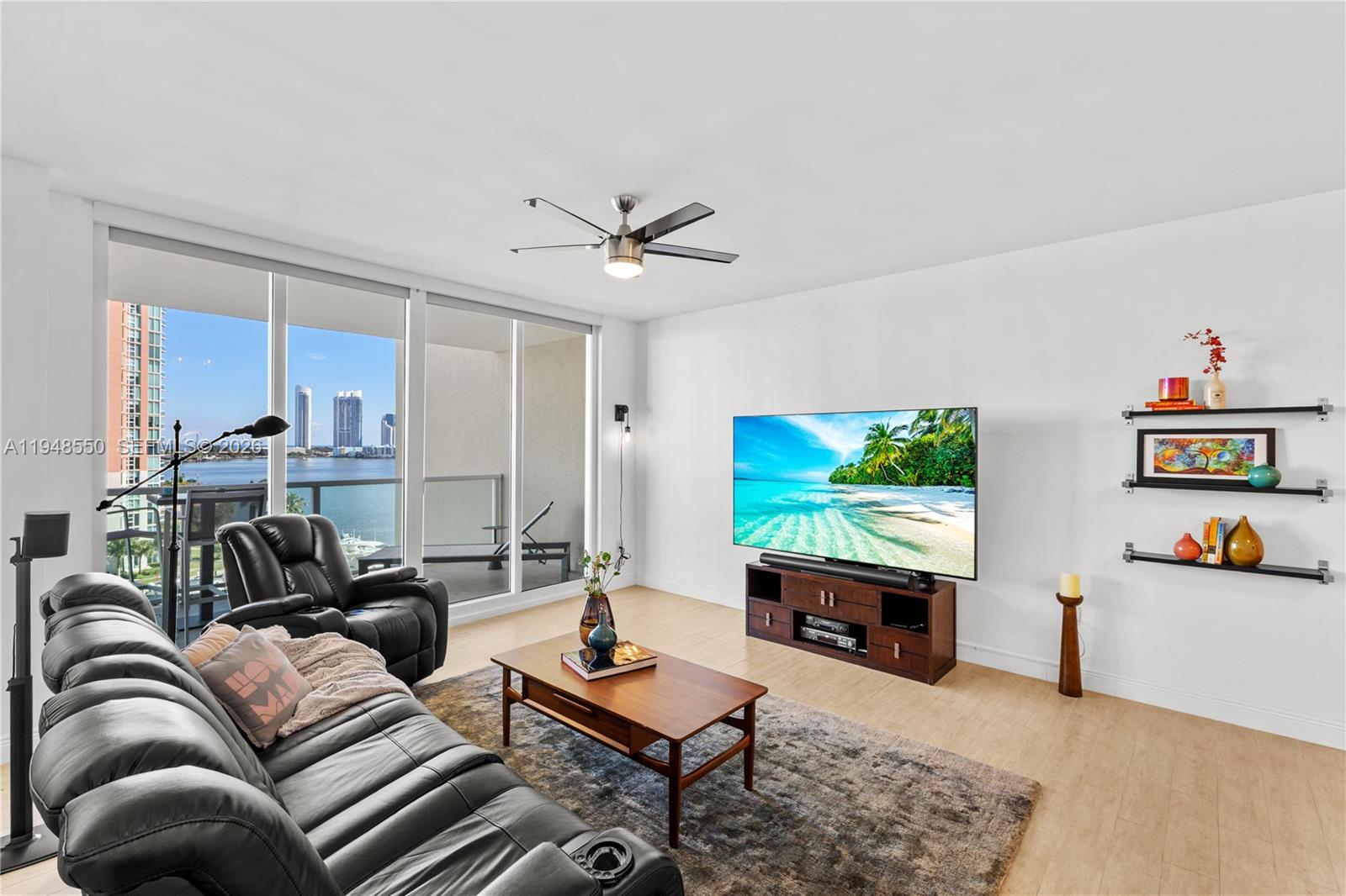 3340 NE 190th St 908