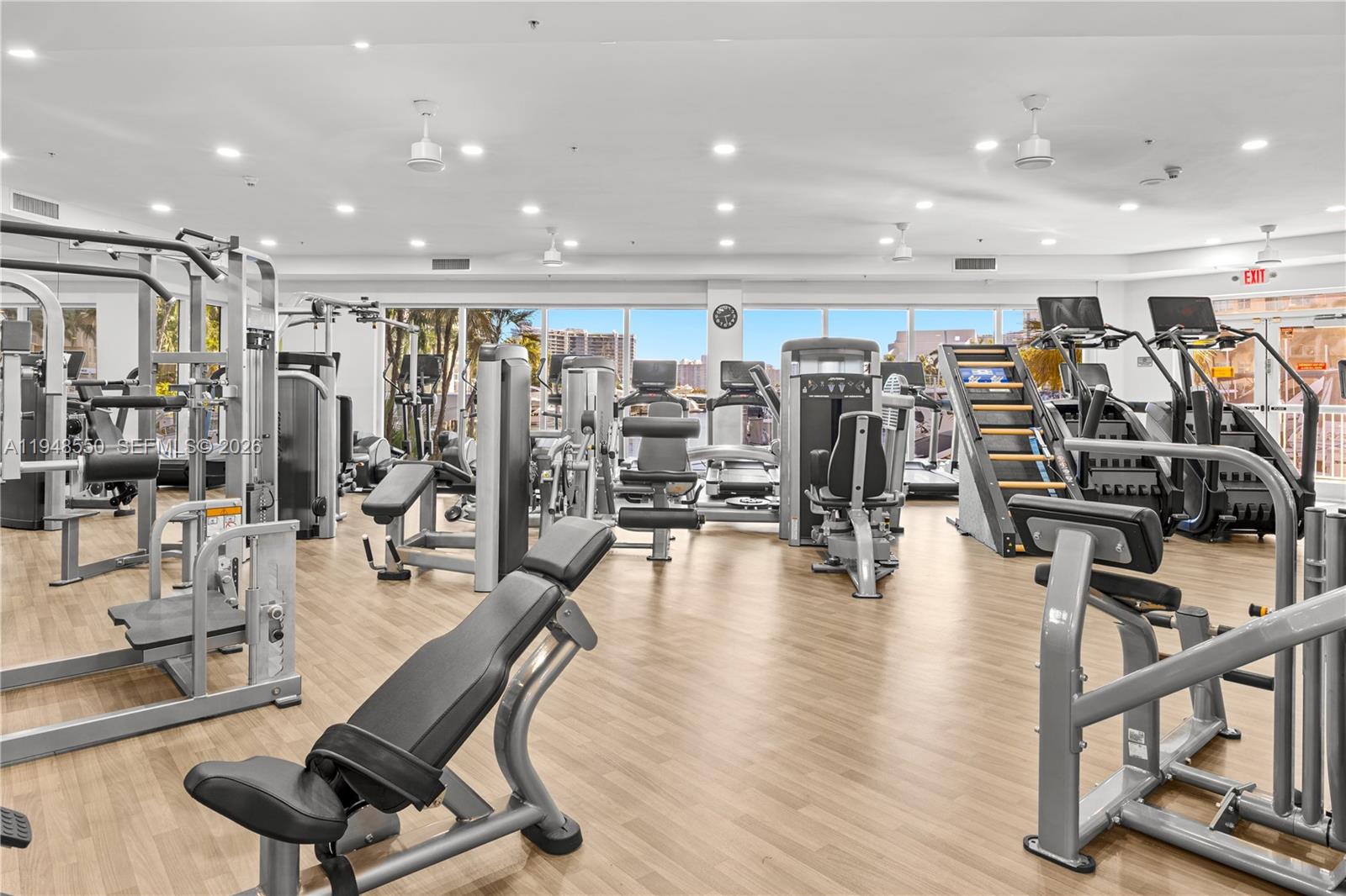 AVENTURA MARINA CONDO NUM - Residential