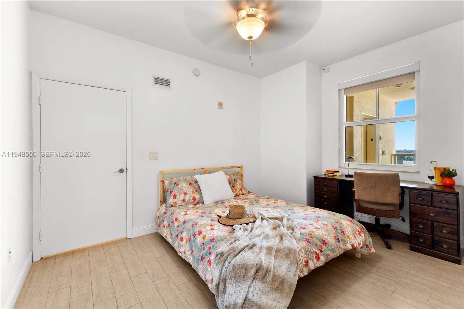 AVENTURA MARINA CONDO NUM - Residential