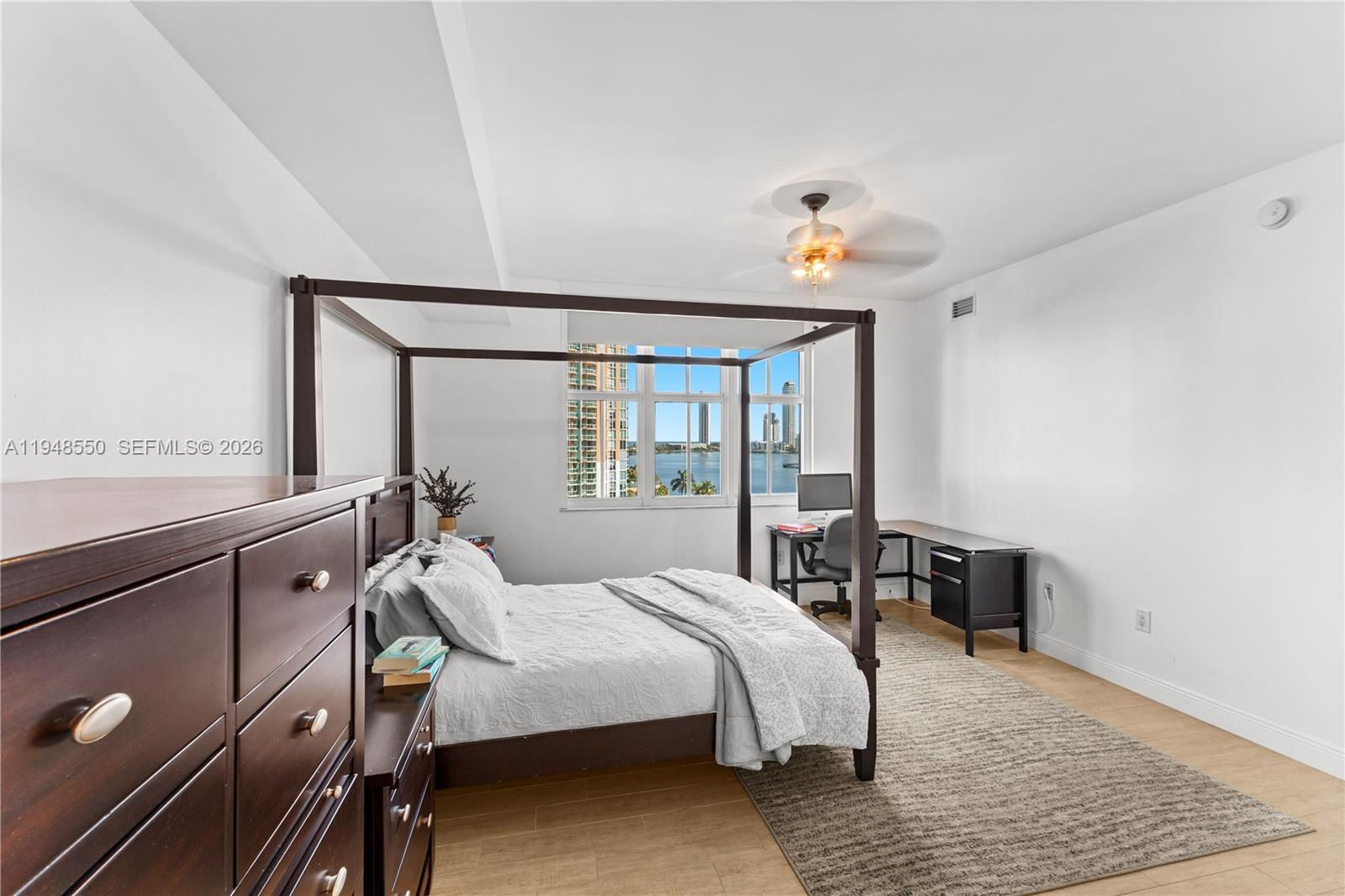 AVENTURA MARINA CONDO NUM - Residential