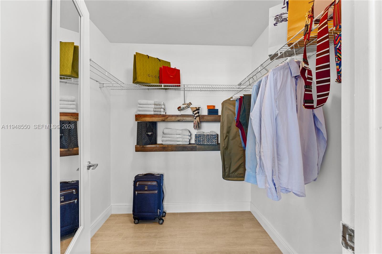 AVENTURA MARINA CONDO NUM - Residential