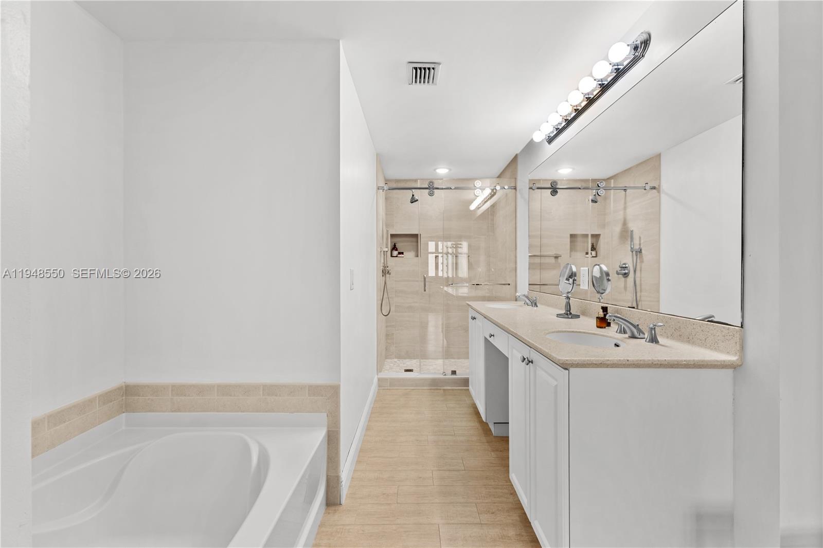 3340 NE 190th St 908