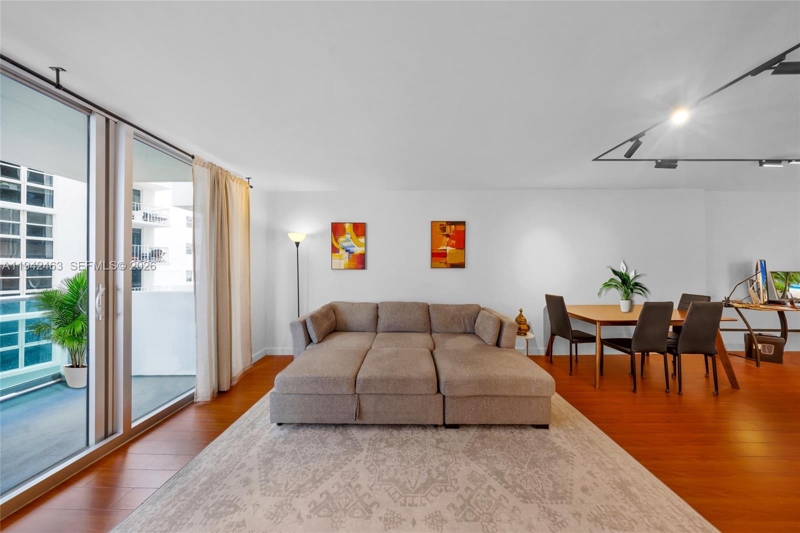 MIRADOR 1200 CONDO - Residential