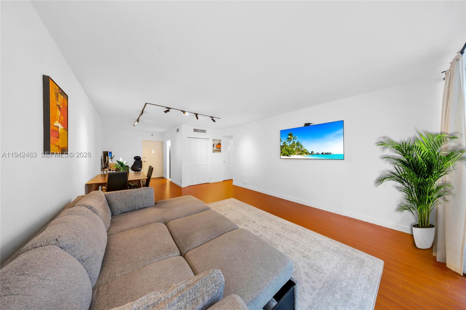 MIRADOR 1200 CONDO - Residential