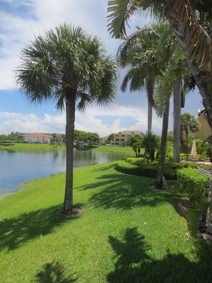 VILLAS AT LAKEVIEW CONDO - Residential Lease