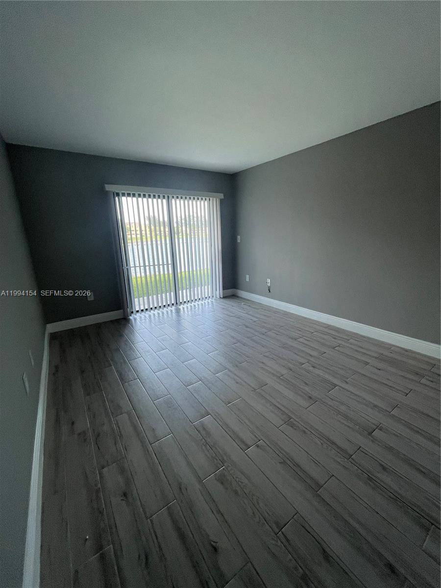 VILLAS AT LAKEVIEW CONDO - Residential Lease