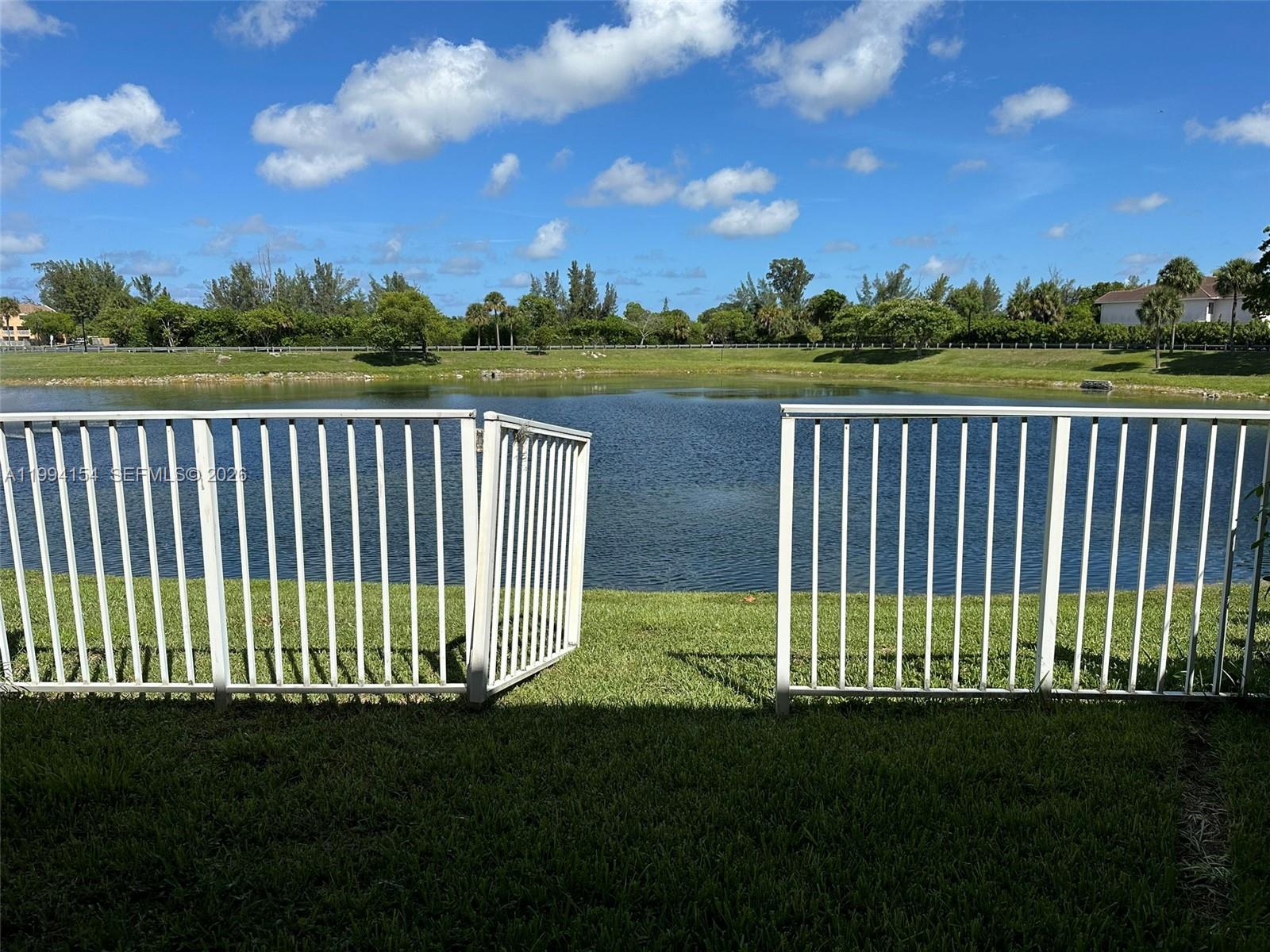 VILLAS AT LAKEVIEW CONDO - Residential Lease