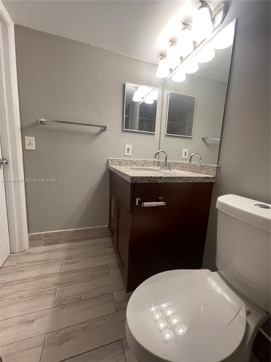 VILLAS AT LAKEVIEW CONDO - Residential Lease