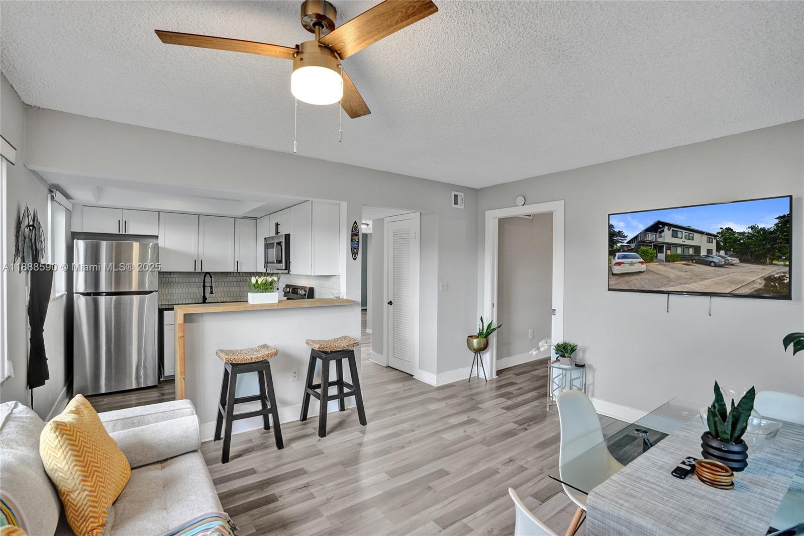 LAUDERDALE - Residential Lease