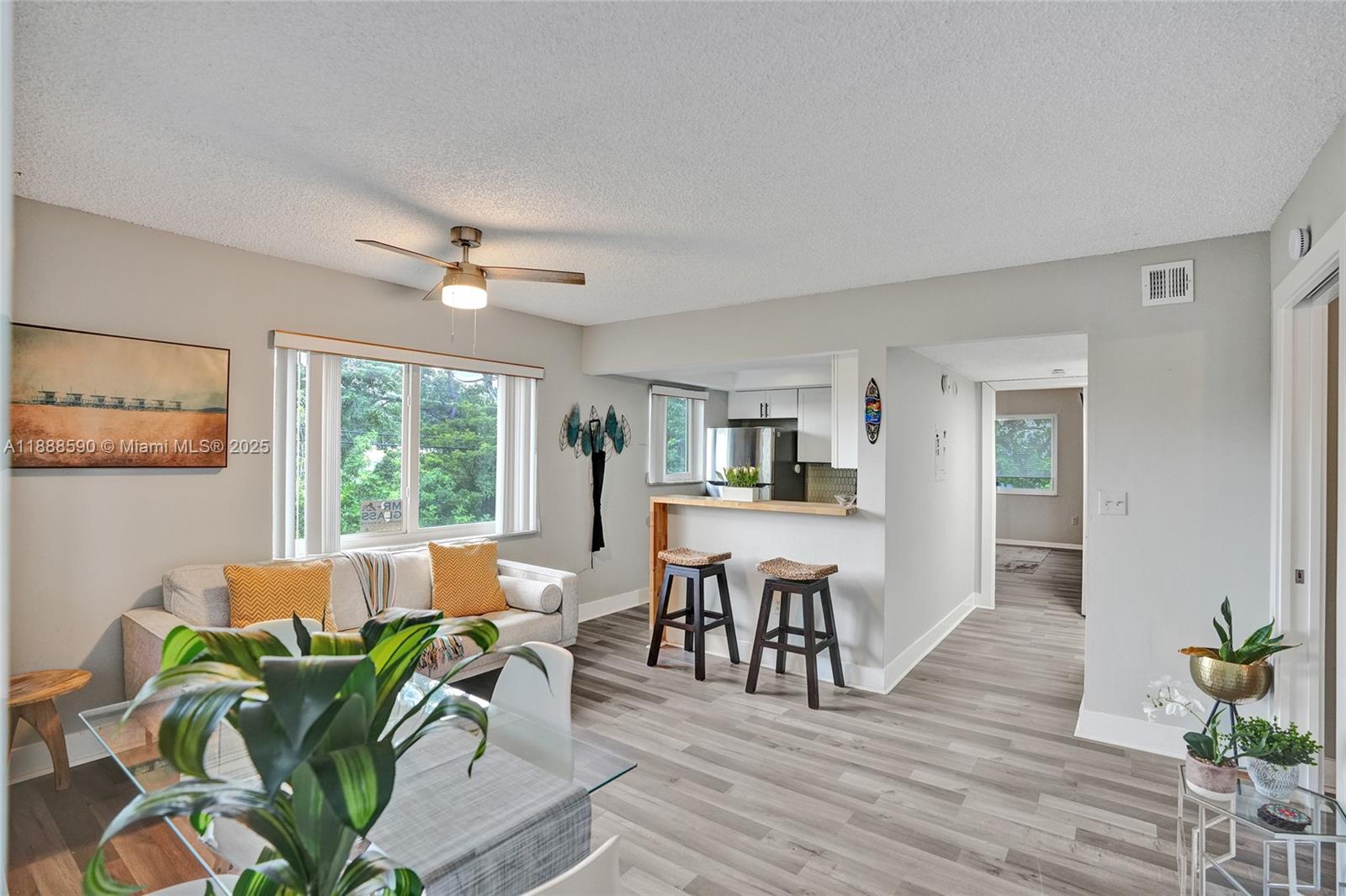 LAUDERDALE - Residential Lease