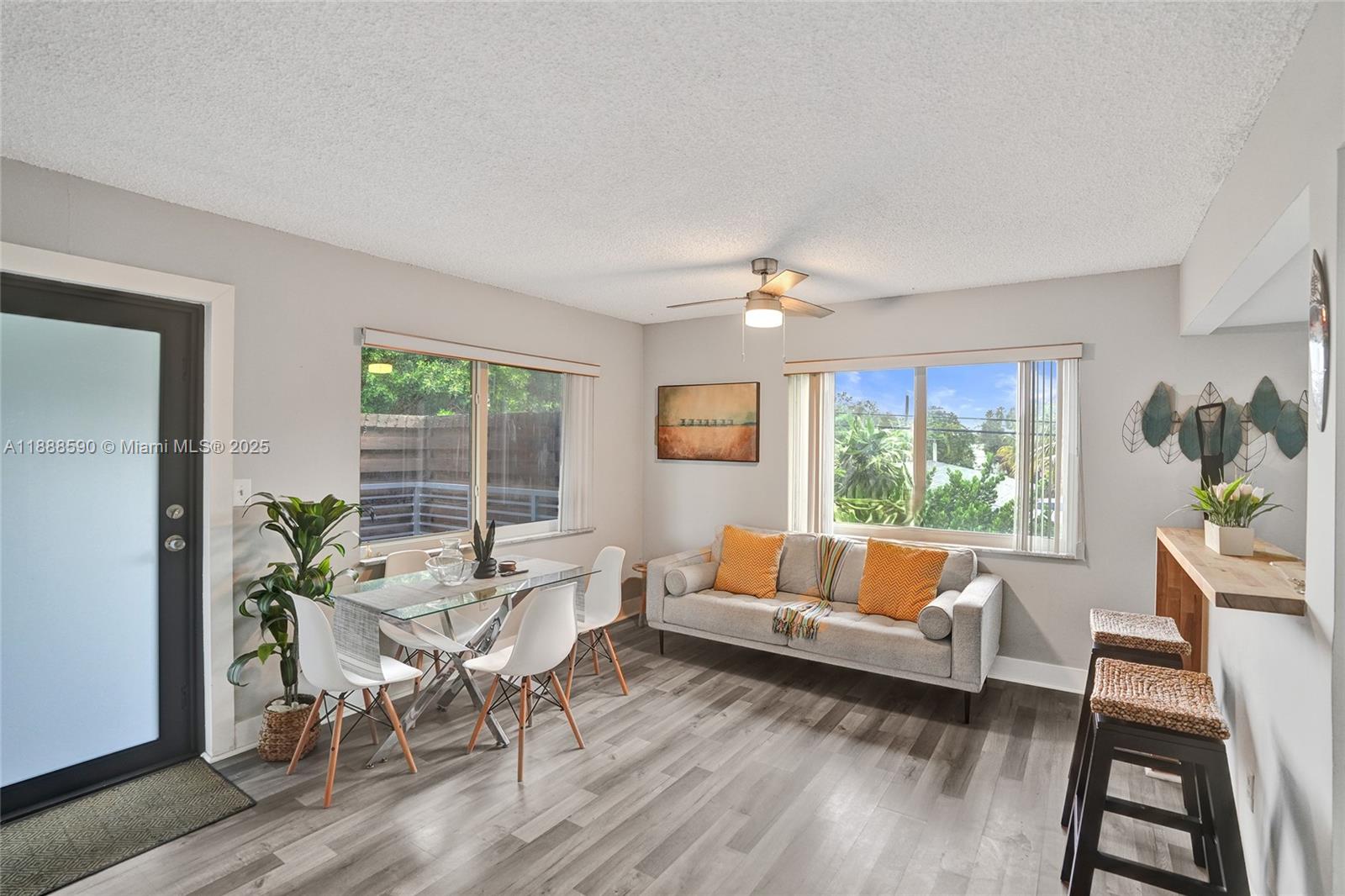 LAUDERDALE - Residential Lease